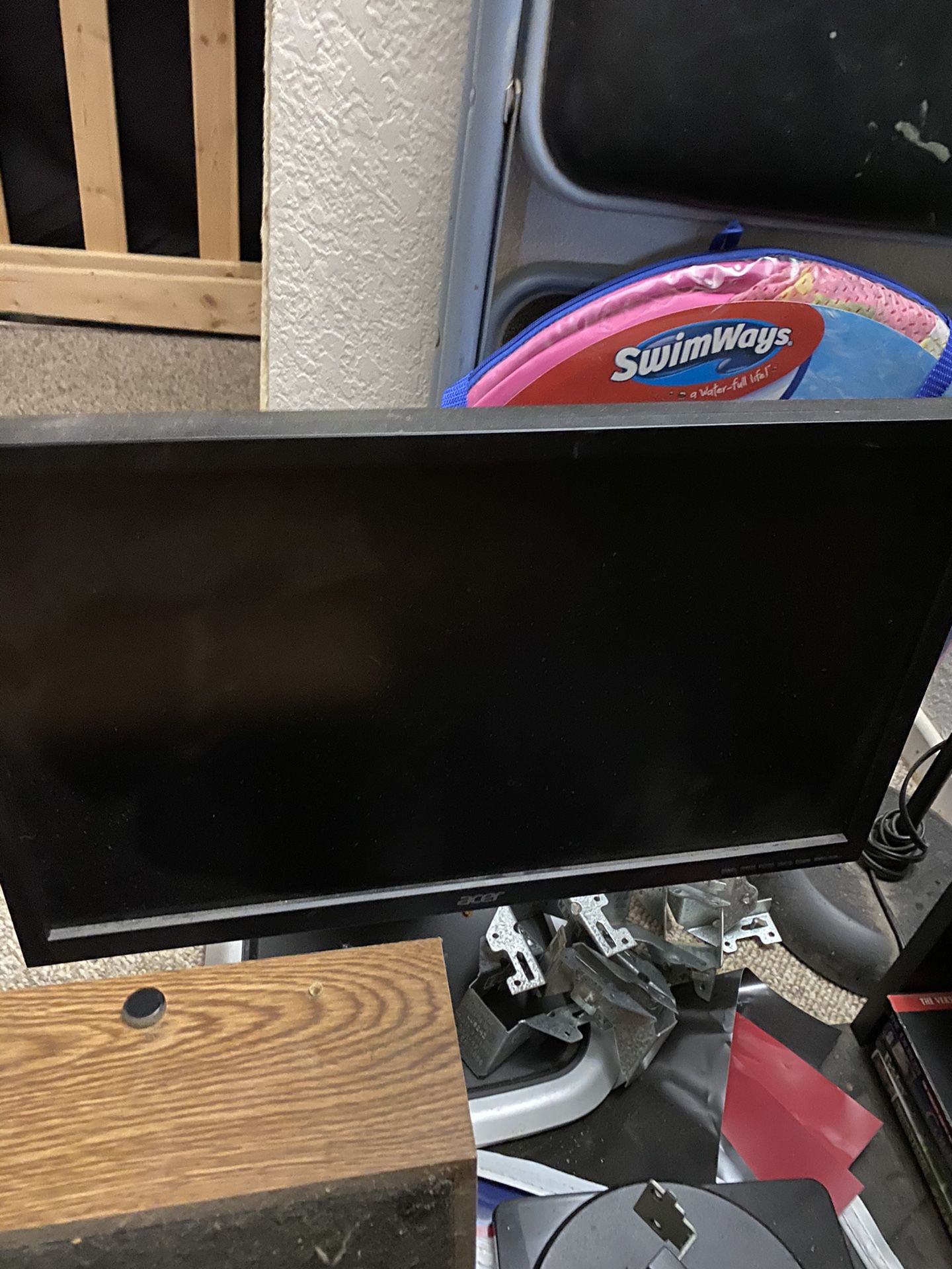 Acer 19” computer monitor