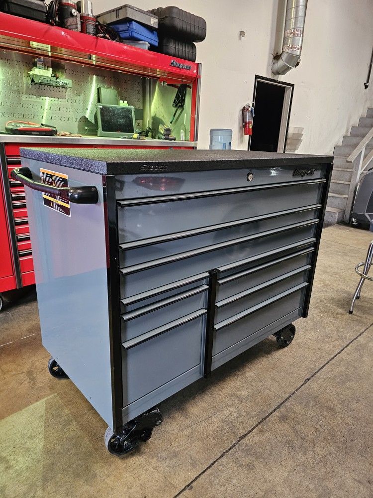 Snap-on Tool Box Model KTL1022APWZ7 for Sale in Montclair, CA - OfferUp