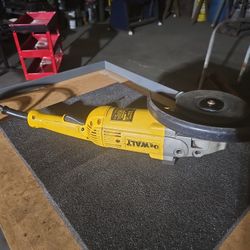 DEWALT  9" GRINDER 