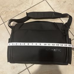 Nomatic Messenger Laptop Bag