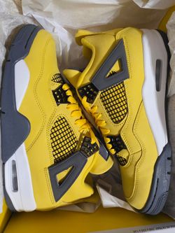 Jordan 4 Lightning size 8