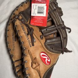 New!! Rawlings 12.5 First base Glove Fits Right Hand. 