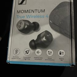 Momentum 4 Earbuds 