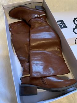 dolce vita TALL, COGNAC OVER THE KNEE RIDING BOOTS SIZE 10 ( if you are in the 17 inch calf size these may not work for you, as it makes them scrunch