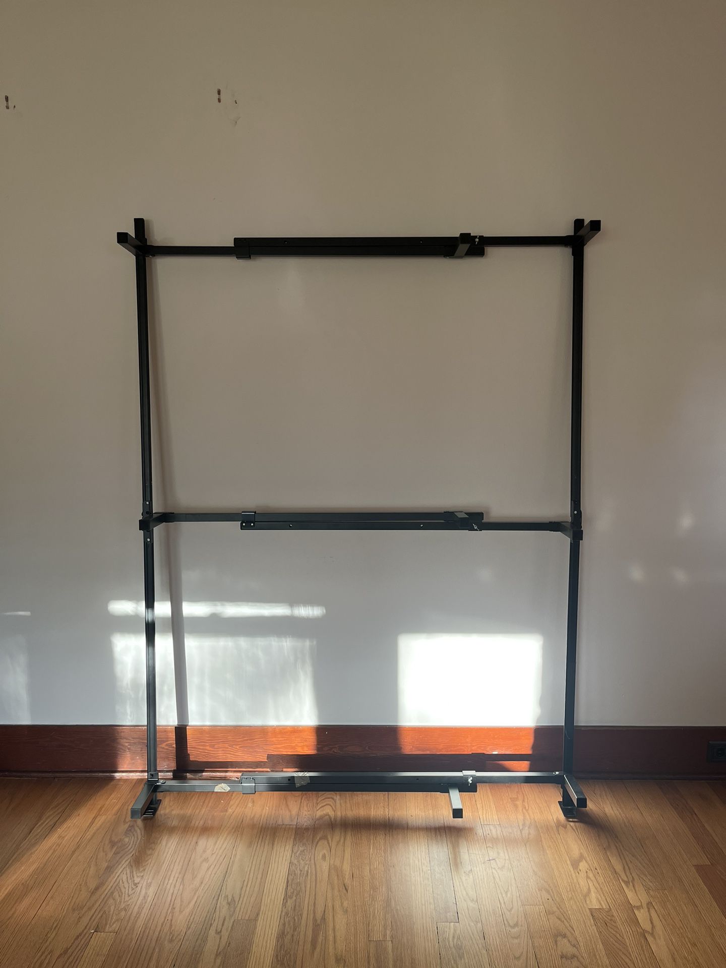 Free adjustable metal bed frame (Full - Queen - King)