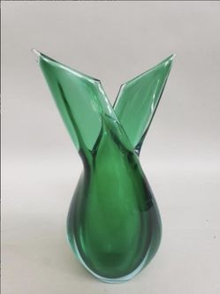 Vintage MCM Green Glass Vase Sommerso Style Art Glass Cased Pulled Top 8" Mid Century
