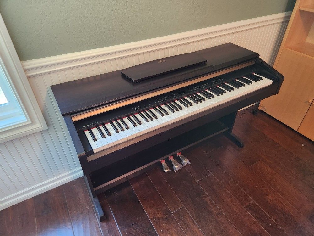 Yamaha YDP-181 digital Piano