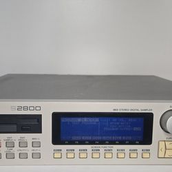 Akai S2800 Vintage Sampler ( Very Good Condition )
