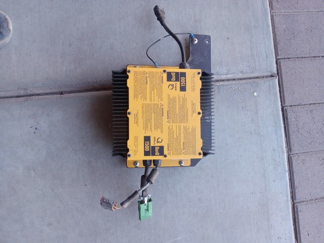 Delta Q QuiQ 1500 Battery Charger And AC Motor Controller...