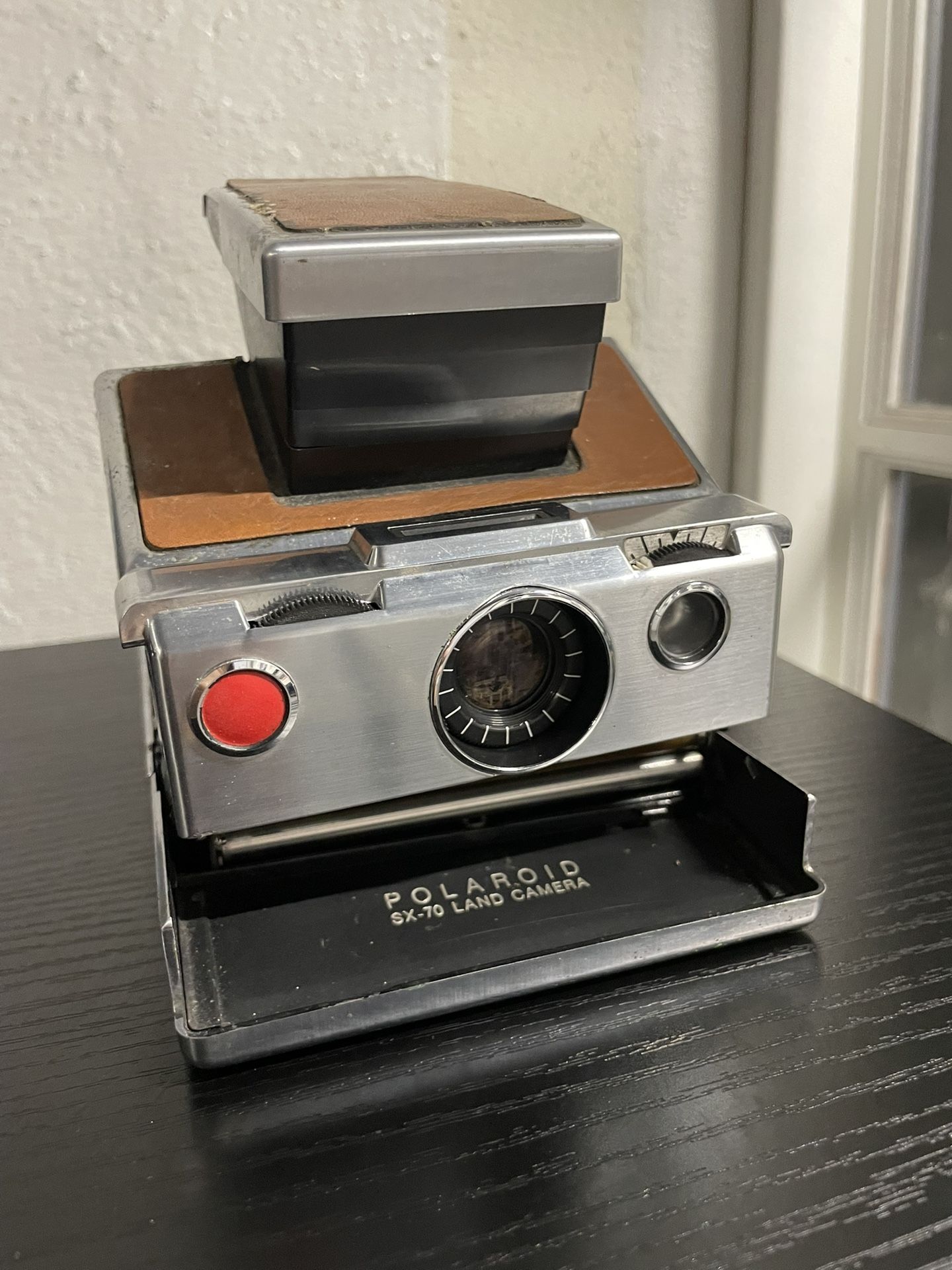 Polaroid SX-70 LAND CAMERA