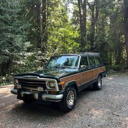 1986 Jeep Grand Wagoneer