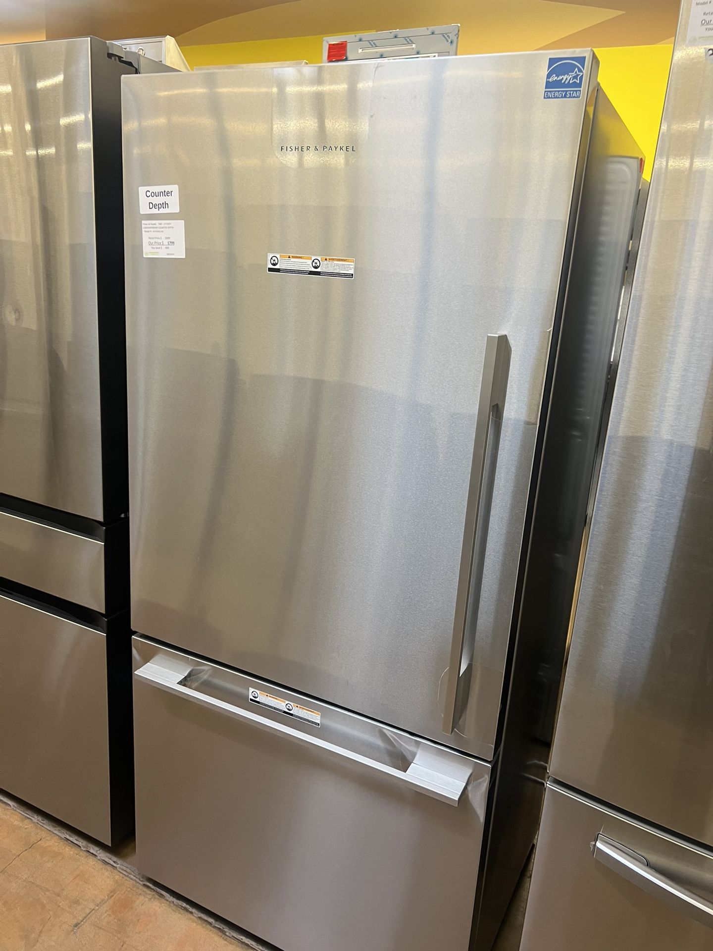 Fisher And Paykel Refrigerator Bottom Freezer 32”