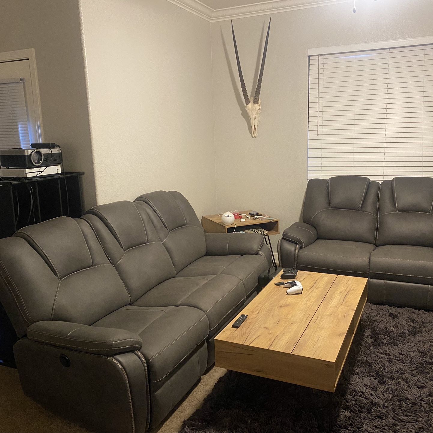 ELECTRIC RECLINERS COUCH & LOVE SEAT