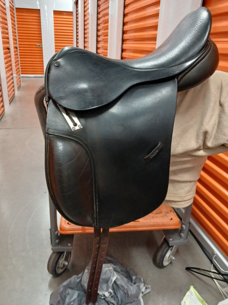 County Drespri Saddle 17.5