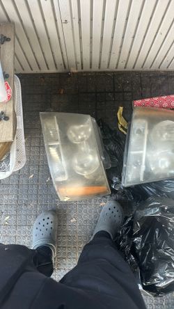 Free  2008 Chevy Head Light