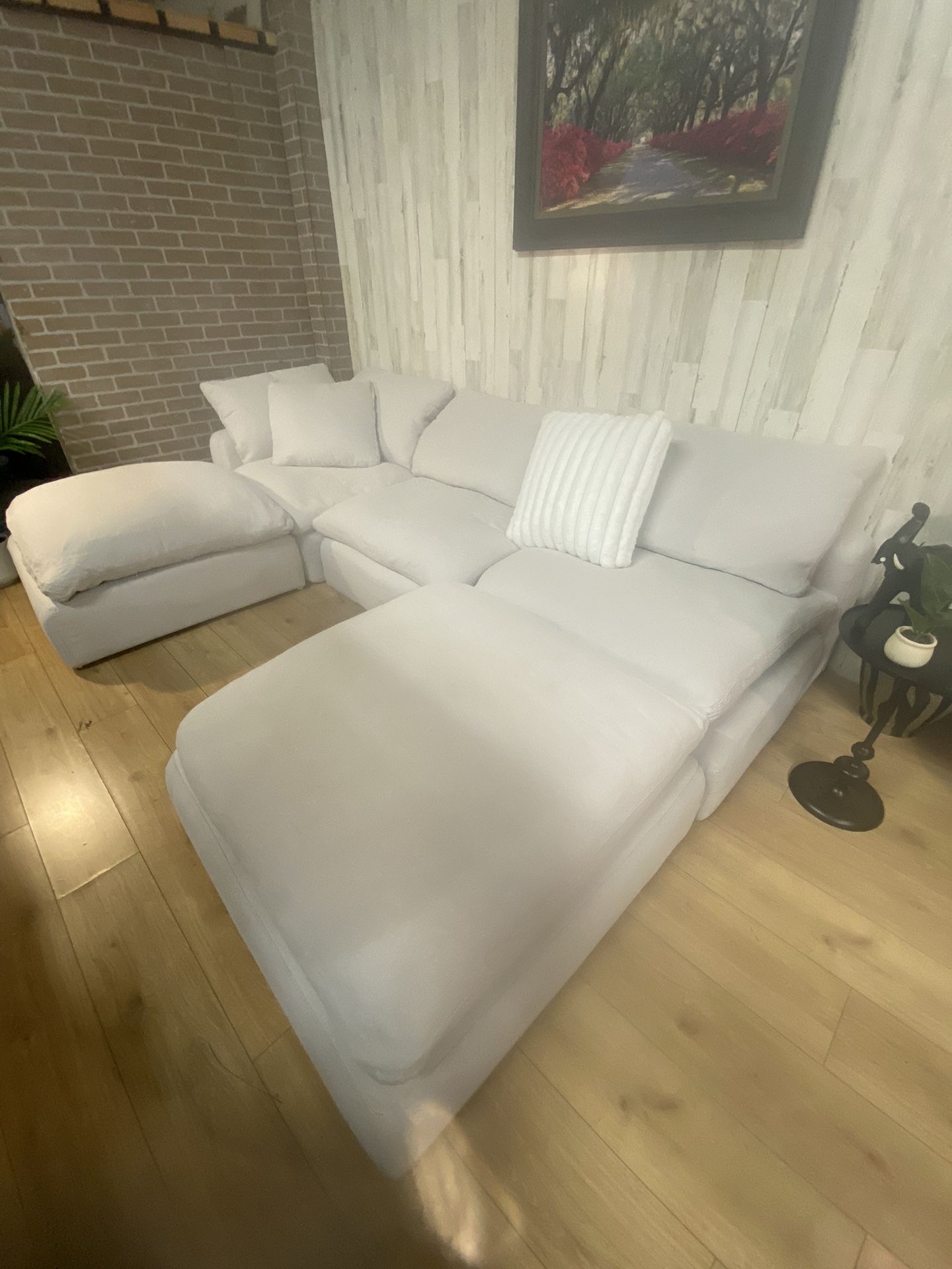Restoration Hardware Cloud Couch Free Delivery