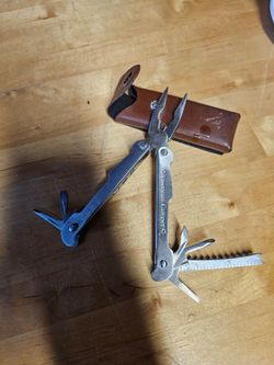 American Camper Multi-Tool with Leather Sheath
