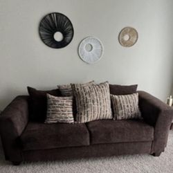 ✨ Cozy Chocolate Brown Loveseat – Great Condition!