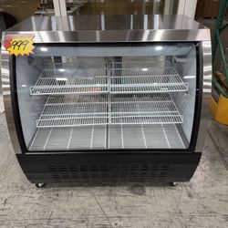 Chumart CMT-48DC 47 1/4" Black Curved Glass Refrigerated Deli Case