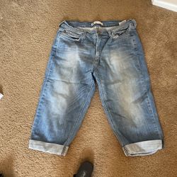 Womens Levi Capris Size 12
