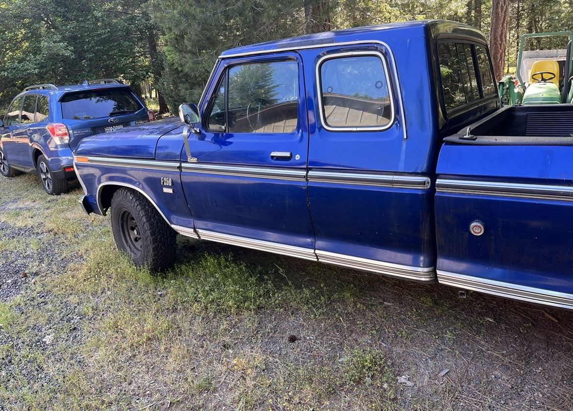 1976 Ford F250 Extended Cab Camper Special for Sale in Grants Pass, OR