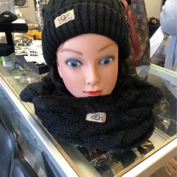 Set Of  Hat And  Scarf 