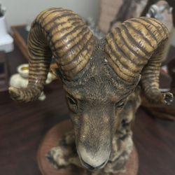 ram. Statue 