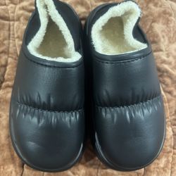  Slippers/Shoes (Brand New) 