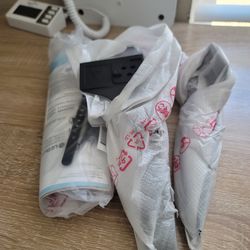 LG 75” 86” Feet And Remote