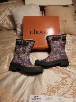 New SZ 7 Chooka Floral Rain Boots