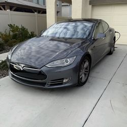 2014 Tesla Model S 70 Life Time Free Supercharger