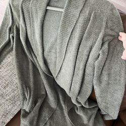 Barefoot Dreams Sweater Size Medium Sage Green