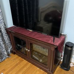 Tv Stand (Not free) 