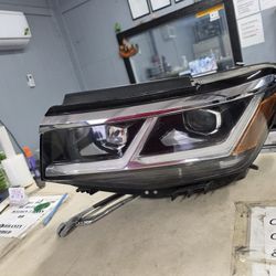 2023 Atlas Headlight  Driver Side HID 