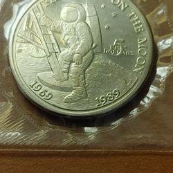 First Man On The Moon $5 Silver Coin Republic Of The Marshall Islands