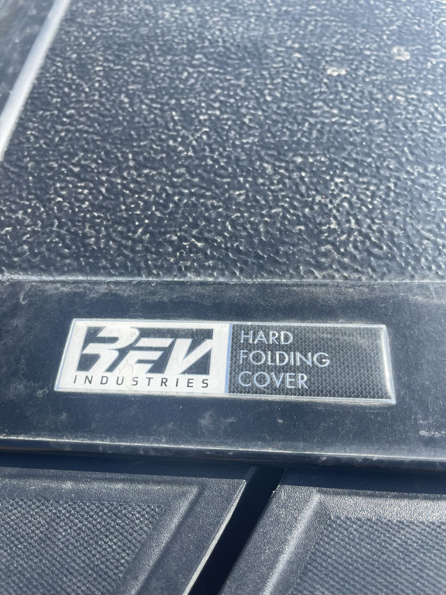 REV INDUSTRIES HARD FOLDING COVER