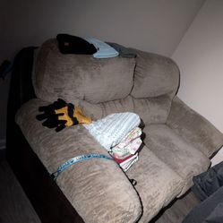 2-PIECE SOFT, PLUSH SOFA SET FOR SALE!