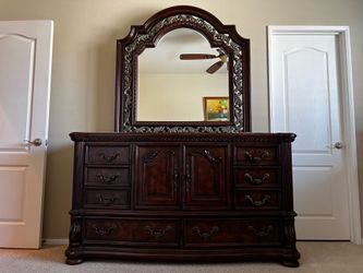 King Samuel San Marino Dresser