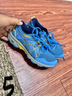New running shoes size 5