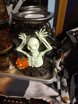 New bath and body works glow in the dark Halloween candle holder