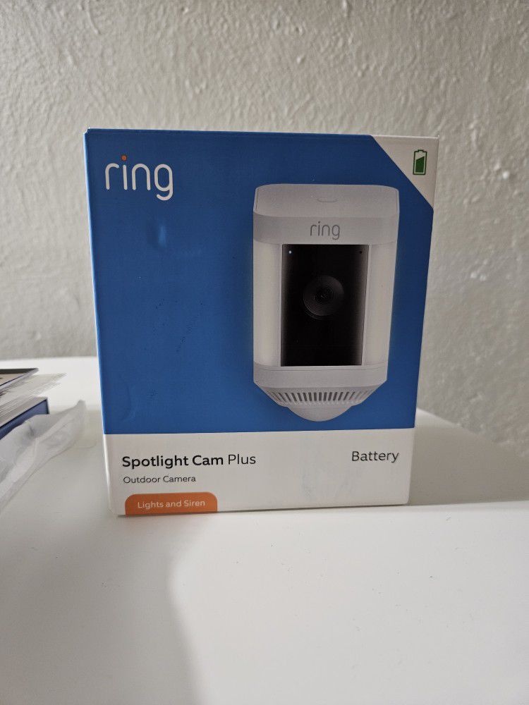 Ring Spotlight  Camera Plus