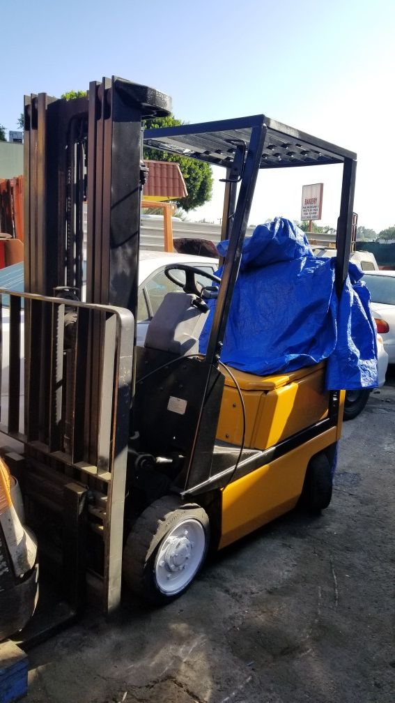 Yale forklift 3,500 lbs