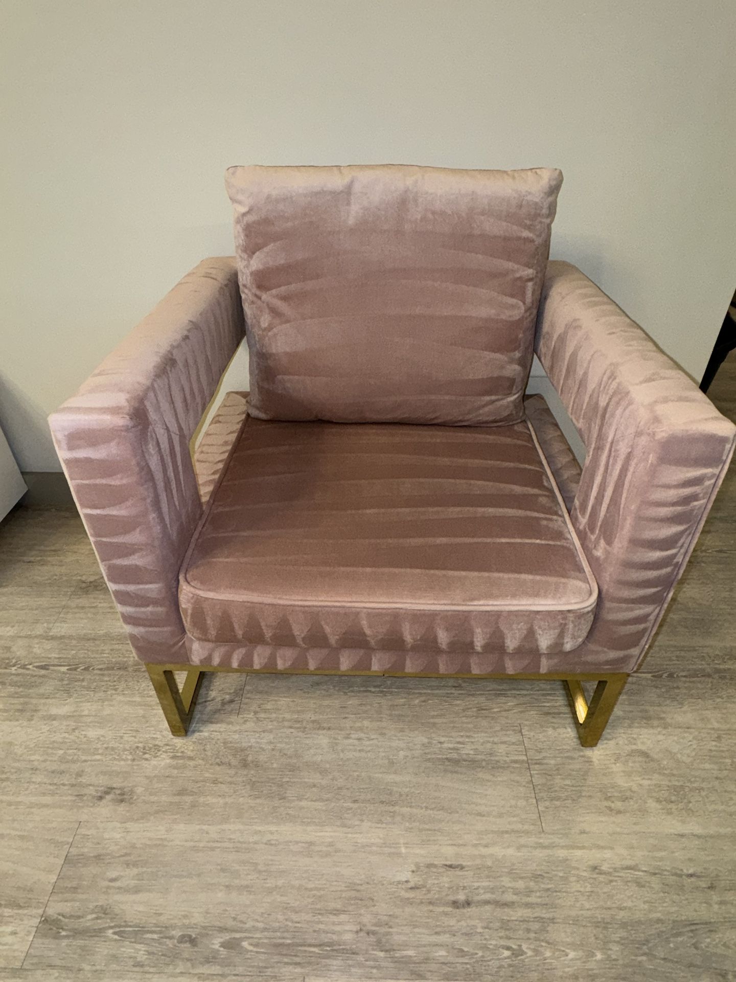 Mauve Pink Accent Chair Used Only For Decor