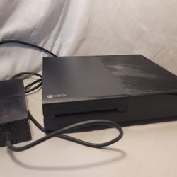 Xbox One - 1 Terabyte Hard Drive ( 780 GB Usable Storage ) - Works Great - No Remote Control 