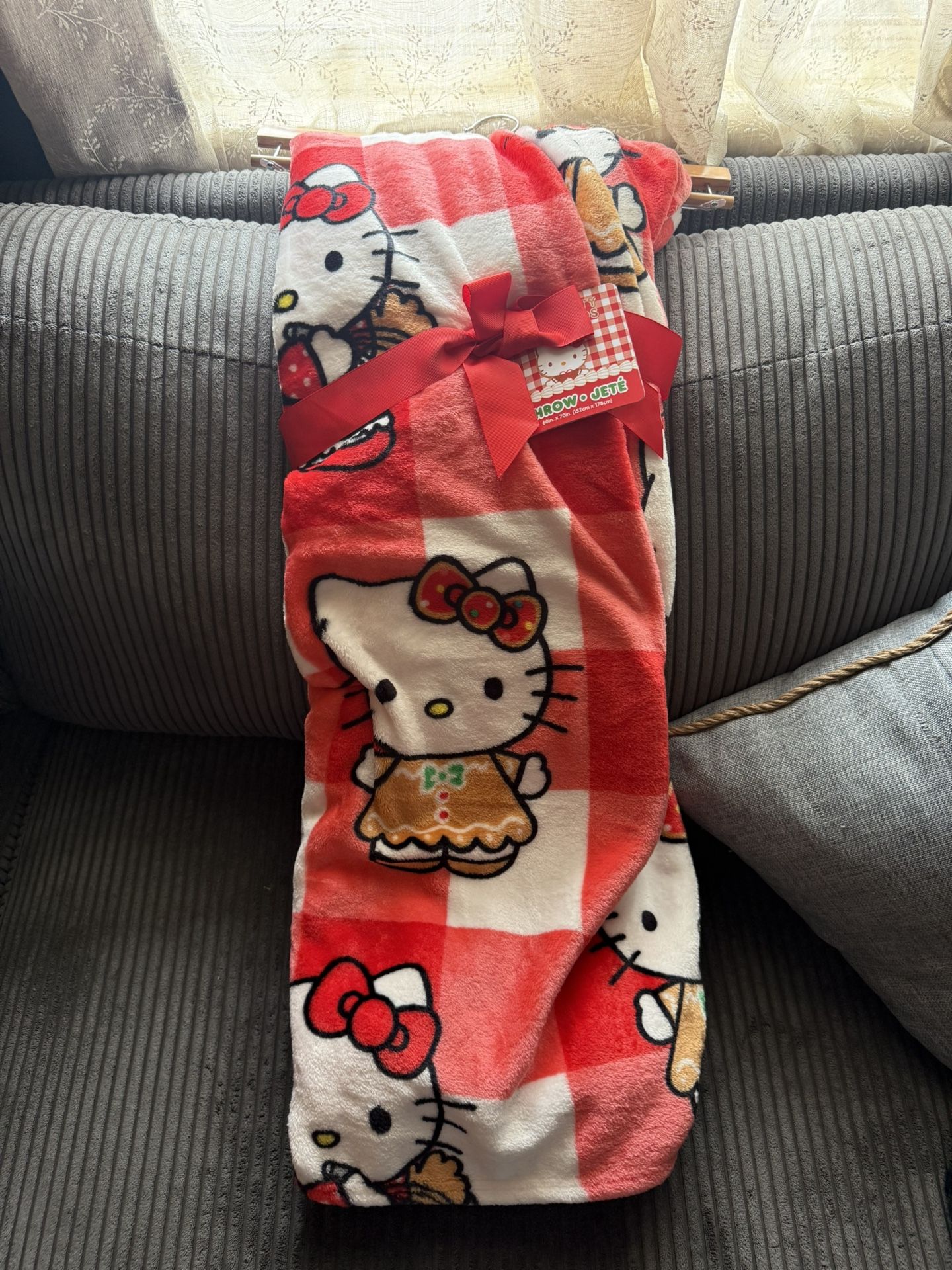 Hello kitty blanket.