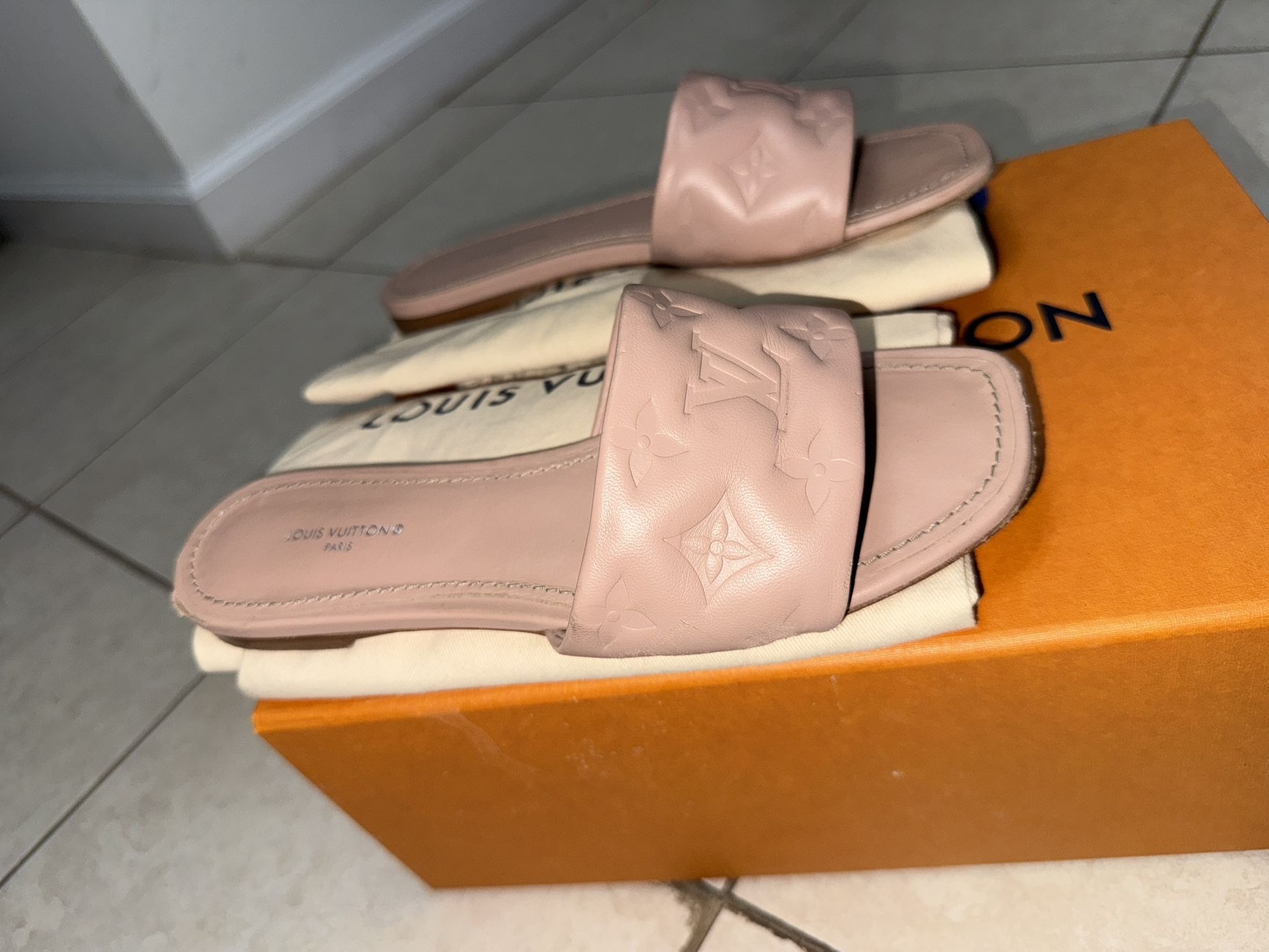 LV slippper 
