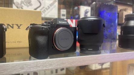 Sony a7IV Kit.  Original box mint condition