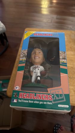 Headliners XL Baltimore Orioles MLB Bobblehead Figure