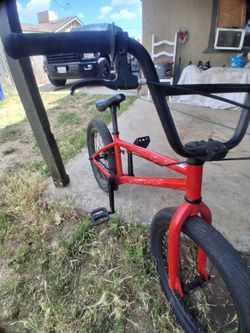 Red bmx (thick tires)