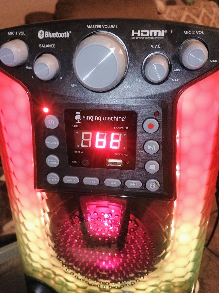Singing Machine Karaoke Box With Microphone